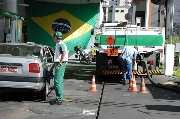 Anúncio assusta os brasileiros diante de mais um aumento do principal vilão da inflação nos últimos 12 meses