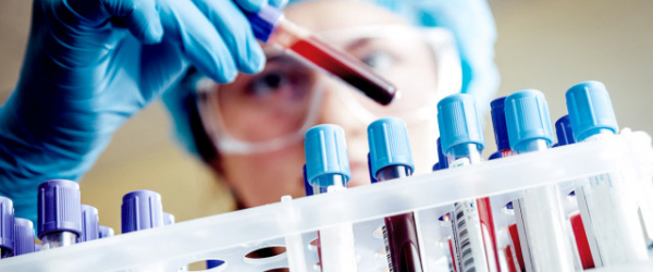 Profissional sugere a realização de hemograma completo