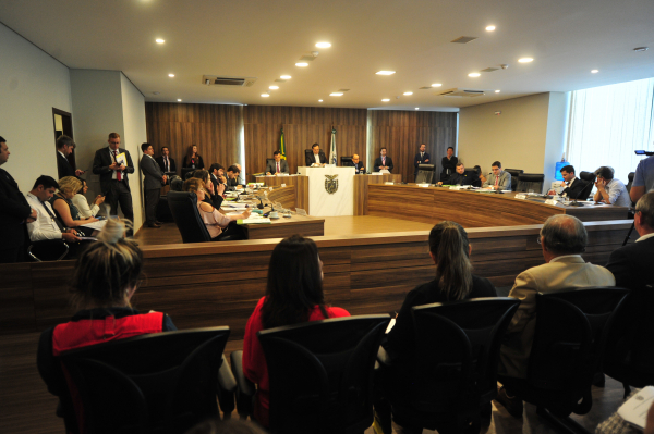 CCJ da Assembleia: projeto permite pagamento de diárias para despesas de viagem, e reajuste automático anual de verba