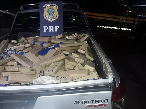 A maconha apreendida: 318 kg
