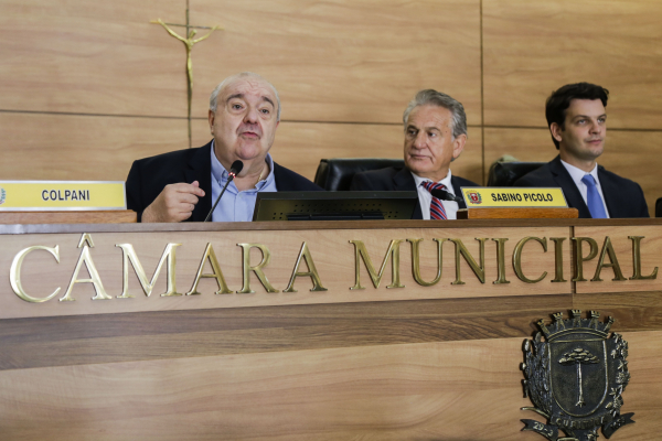 Greca: "É demagógico, cretino e muito contrário ao interesse público da cidade se insurgir contra o preço da tarifa"