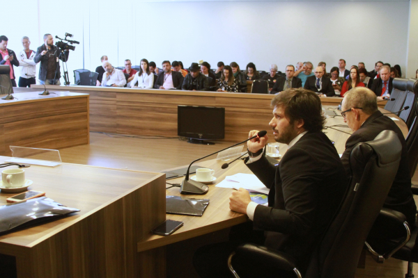Comissão de Orçamento: relator da LDO, deputado Tiago Amaral alegou que "não dá para cortar o FPE neste momento"