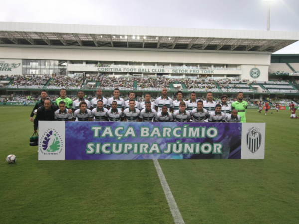 O time do Coritiba, antes do confronto com o Toledo