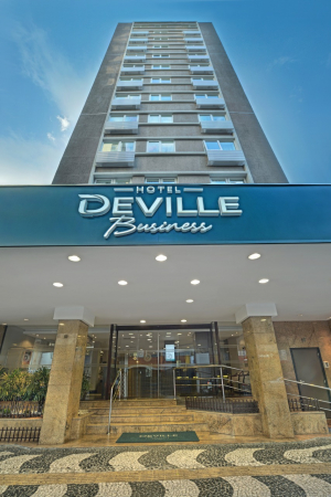 O Hotel Deville Business Curitiba está a uma breve caminha da Rua da Flores