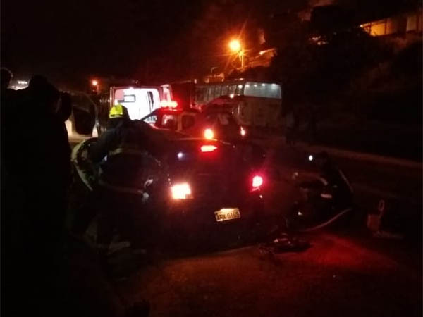 O carro acidentado