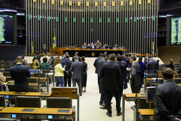Projeto foi aprovado por 311 votos favoráveis e 98 contrários