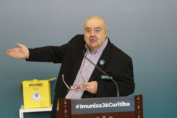 Greca: índice dos eleitores que reprovam a atual gestão subiu de 25,1% para 33,9%