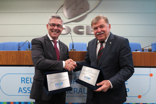 Com exercício até o ano de 2022, João Spenthof foi eleito presidente do Conselho de Administração da Assembleia Geral do Fundo Garantidor das Cooperativas de Crédito