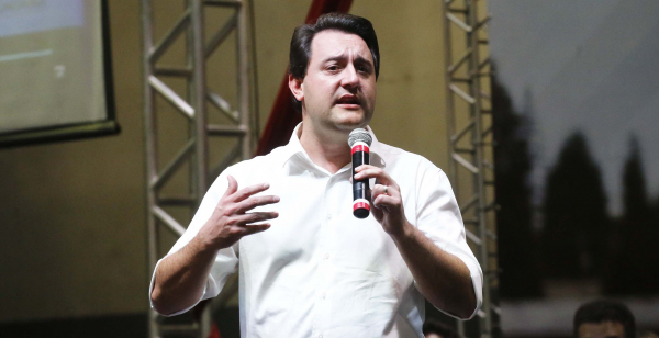 Ratinho Jr sobre os grevistas: "São alguns poucos professores. Mais sindicalistas"