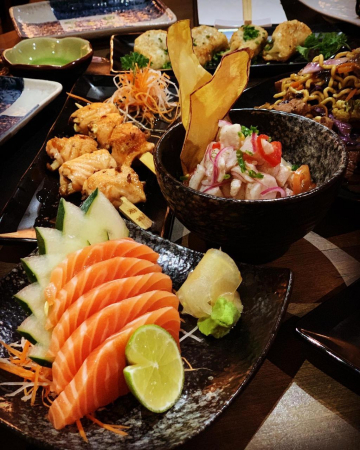 Pratos do Sushi Lounge Concept