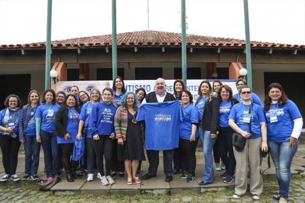 Prefeito Rafael Greca com a secretária da Educação, Maria Silvia Winkeler, no I Seminário UPPA/SME Autismo e Inclusão - no Salão de Atos do Parque Barigui.