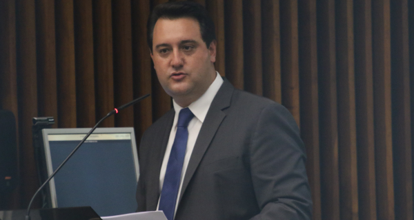 Ratinho Jr: presidente do Senado apresentou projeto para liberar compra de vacinas por estados
