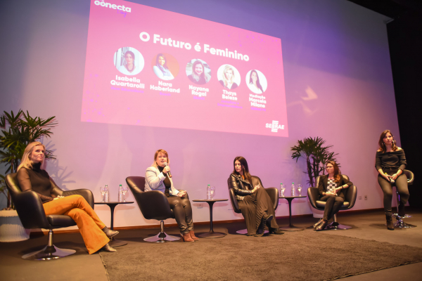 A jornalista e empreendedora Thays Beleza, a engenheira Nara Haberland, da Bosch; a empreendedora Isabella Quartarolli, da How Educations; e Nayara Rogal, coordenadora de cultura da Ebanx.