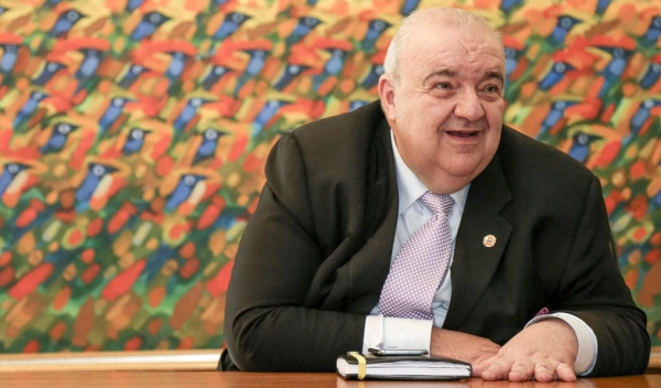 Greca: prefeito também lidera consulta espontânea, que tem alto grau de indecisos