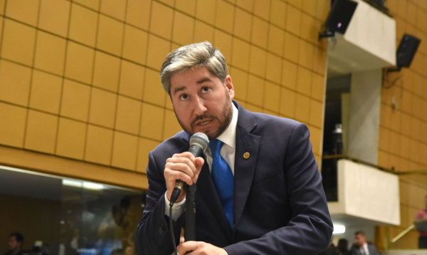 Fernando Cury: deputado foi flagrado por câmeras da Assembleia Legislativa apalpando, em plenário, a colega Isa Penna, do Partido Socialismo e Liberdade (PSOL).