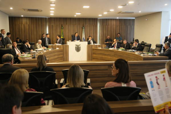 CCJ: proposta de fim da licença-prêmio sofre resistência da própria base do governo na Assembleia