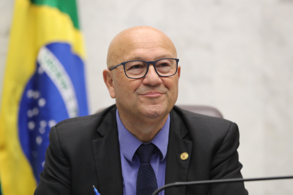 Romanelli (PSD): "Aos 39 anos, o jornal cumpre seu papel social como veículo impresso e online de comunicação,sério e comprometido com a verdade"