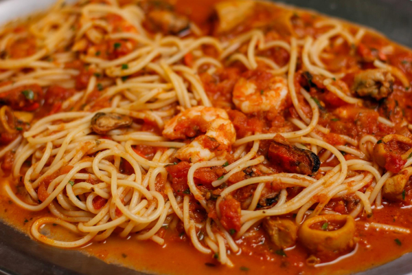 Spaghetti com frutos do mar