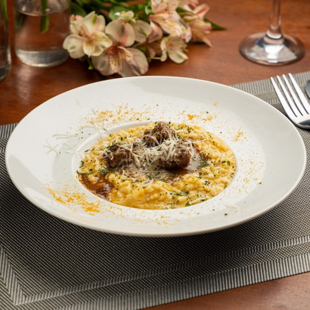Risoto alla Bella com mignon em cubos é um dos pratos da casa