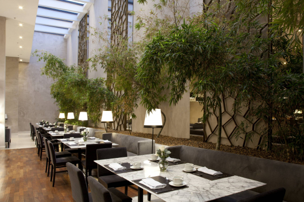 Restaurante Trinitas, no hotel NH Curitiba The Five