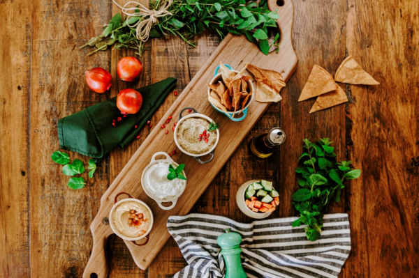 O restaurante Mezmiz apresenta o melhor da gastronomia árabe no conforto do seu lar ou no novo salão.