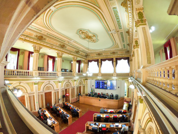 Projeto de Greca foi aprovado por 27 votos a 11