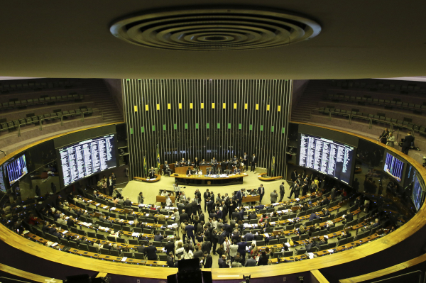 Câmara: Casa ainda vai votar destaques que podem mudar o texto