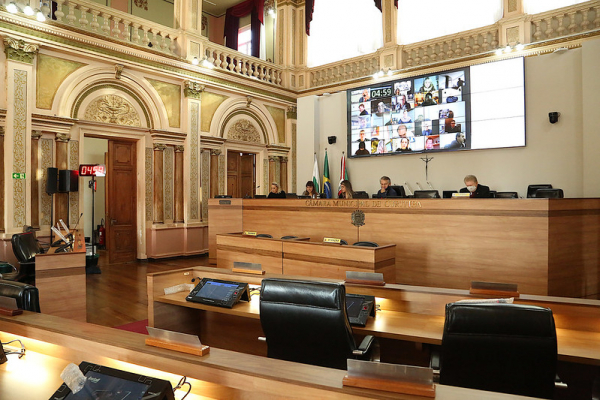 Câmara: pedido foi rejeitado por 27 votos a 9