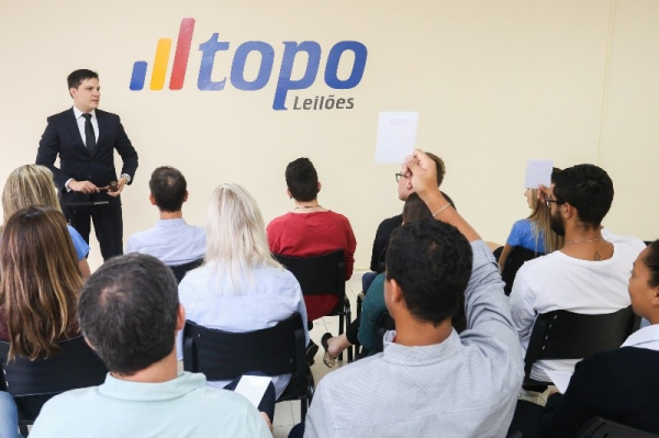 Saiba como comprar um imóvel de forma parcelada via leilão