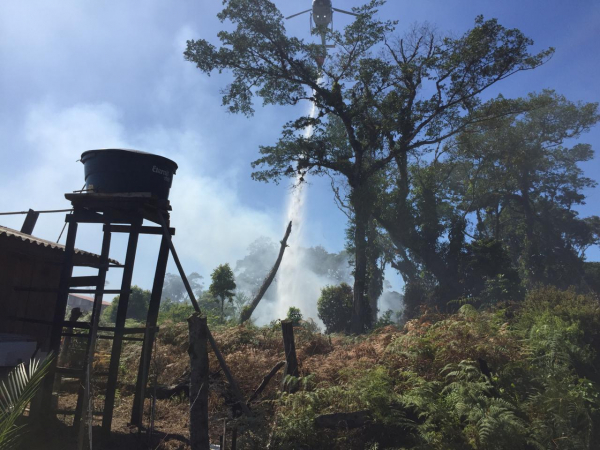Foram atingidos 1.350.00 metros quadrados de vegetação e foram utilizados 47.600 litros de água para cessar o fogo.