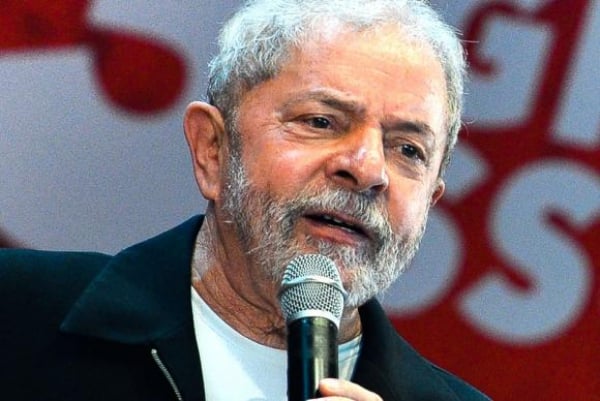 O ex-presidente Luiz In\u00e1cio Lula da Silva; Defesa vai solicitar ao STF a anula\u00e7\u00e3o de sua pris\u00e3o.