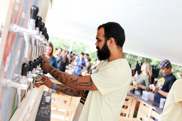 80 torneiras de chopp no MON