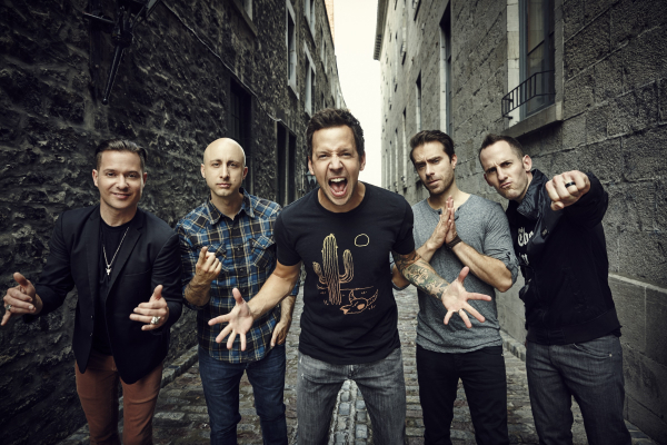 Simple Plan se apresenta na Live Curitiba no dia 26 de maio.