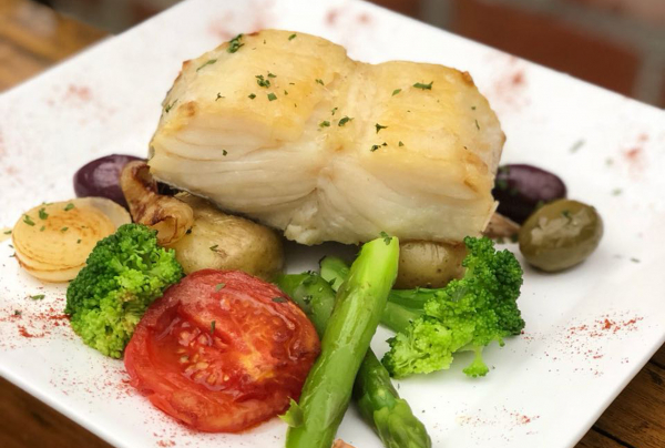O bacalhau com legumes estar\u00e1 dispon\u00edvel apenas neste domingo (13).