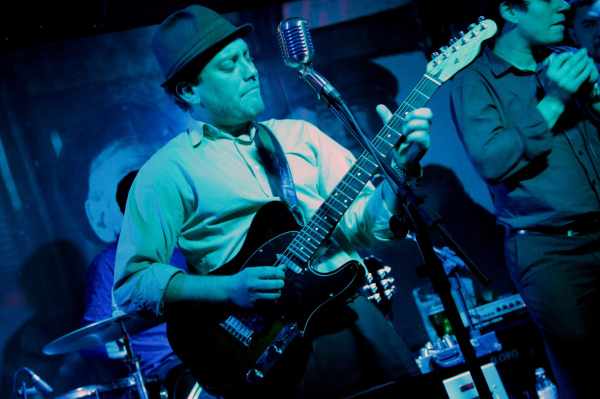 Tony Caster no Sheridan's.