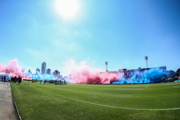 Torcida do Paran\u00e1 Clube na Vila Capanema