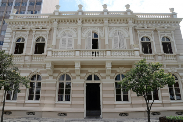 Museu da Imagem e do Som do Paran\u00e1.