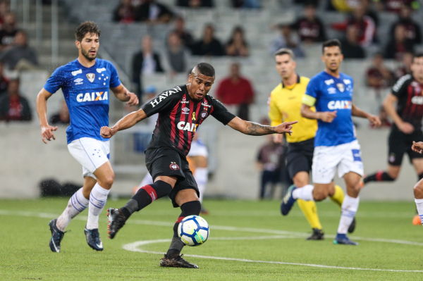 Bergson enfrenta o Cruzeiro