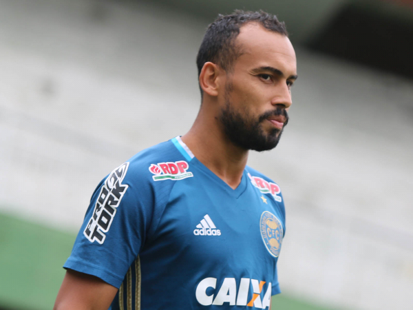 "Simi\u00e3o: escolhido para o lugar de Vitor Carvalho"