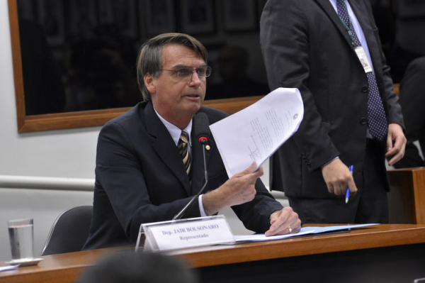 Na a\u00e7\u00e3o, a Procuradoria da Rep\u00fablica diz que Bolsonaro fez declara\u00e7\u00f5es contundentes contra quilombolas durante uma palestra no Clube Hebraica, no Rio de Janeiro, em abril do ano passado