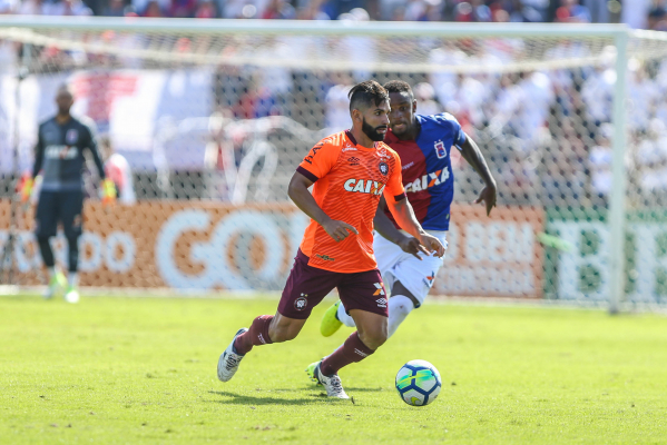Guilherme enfrenta o Paran\u00e1 Clube