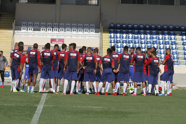 Treino do Paran\u00e1 Clube na Vila Capanema