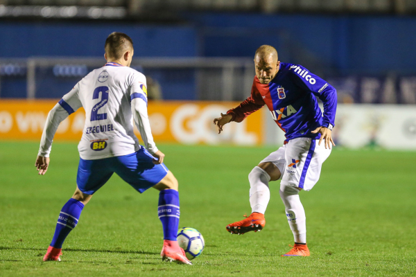 Silvinho enfrenta o Cruzeiro