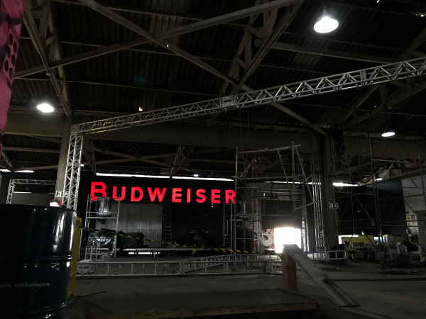 Bud Basement oferece um espa\u00e7o in\u00e9dito no estilo de por\u00e3o