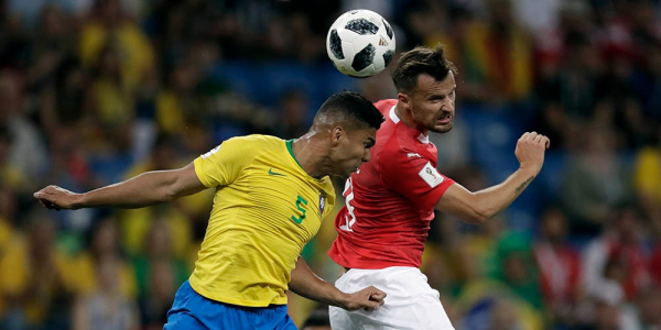 Casemiro, do Brasil, contra a Su\u00ed\u00e7a