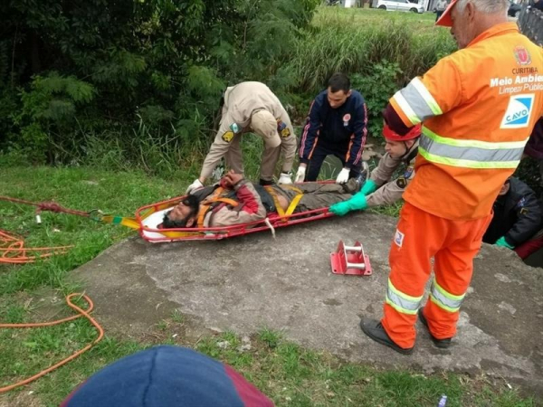 Homem com hipotermia \u00e9 retirado do Canal do Rio Bel\u00e9m