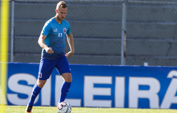 "Alem\u00e3o, em treino do Paran\u00e1 Clube: rumo ao CSA, de Alagoas"