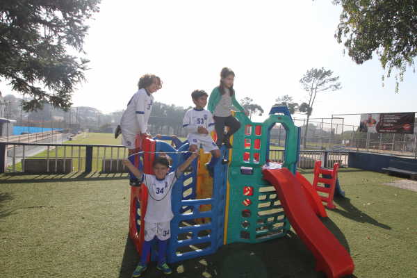 A col\u00f4nia de f\u00e9rias na AABB ser\u00e1 feita em parceria com a Casa Poppins