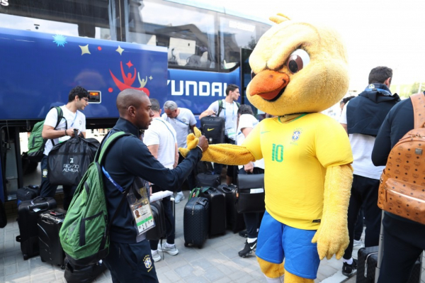 Fernandinho entra como titular no jogo contra a B\u00e9lgica, nesta sexta-feira