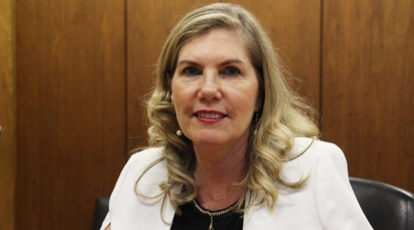 "Regina Vanderlinde: brasileira foi eleita com 92,2% dos votos"